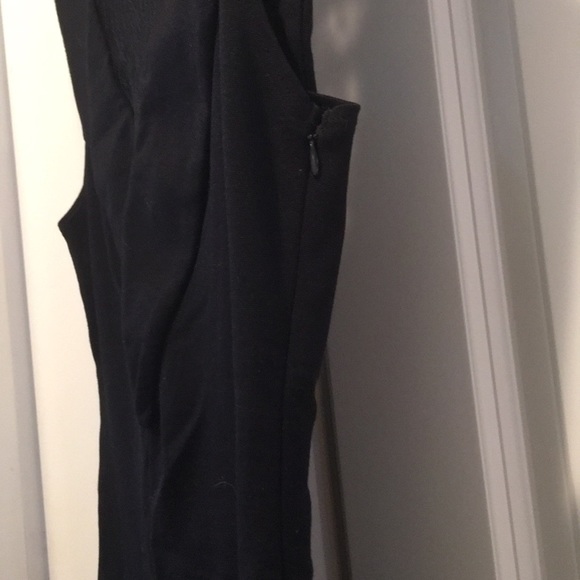 Little black dress w/ lace details - Picture 3 of 6